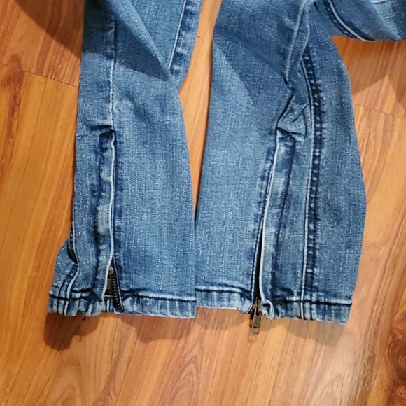 Cache Jeans - Picture 6 of 6